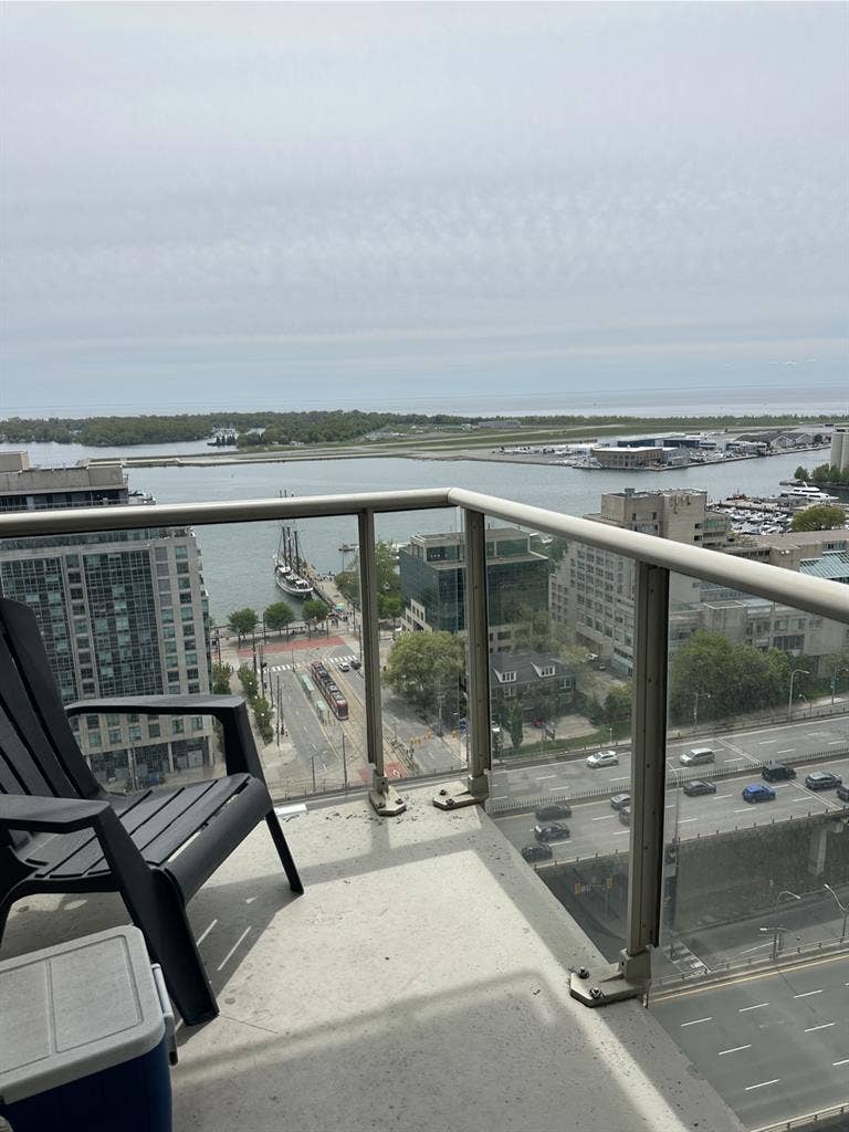 Room for Rent in Downtown Toronto