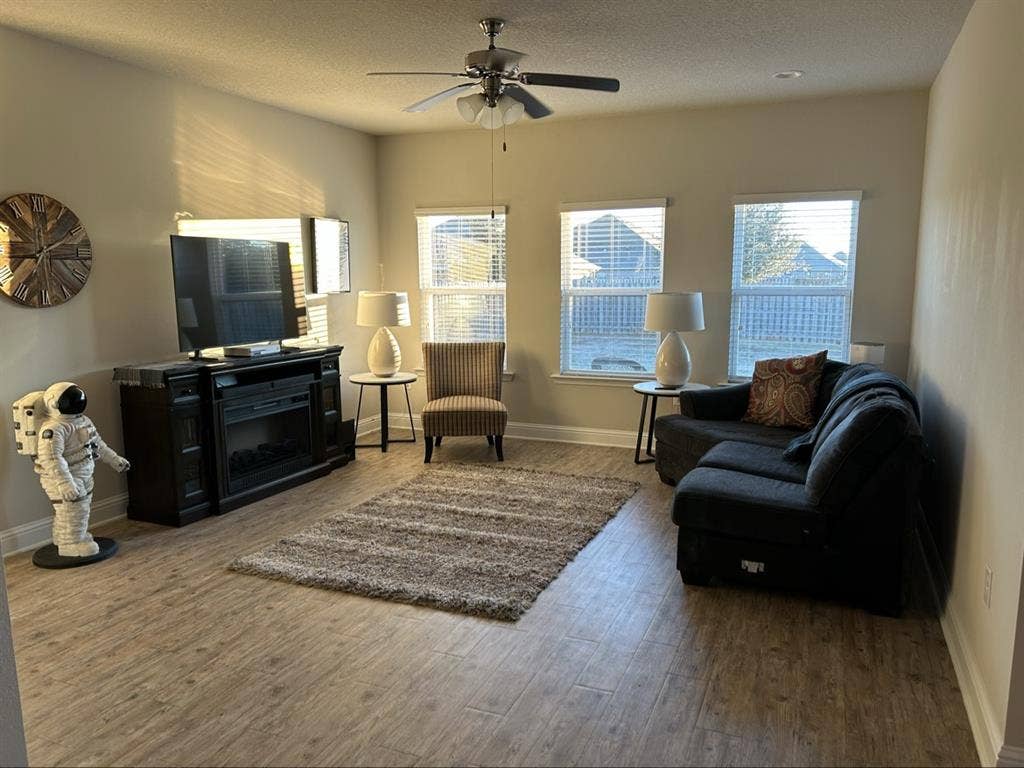 New home to share immediately