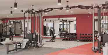 A short-term sublease of a Studio