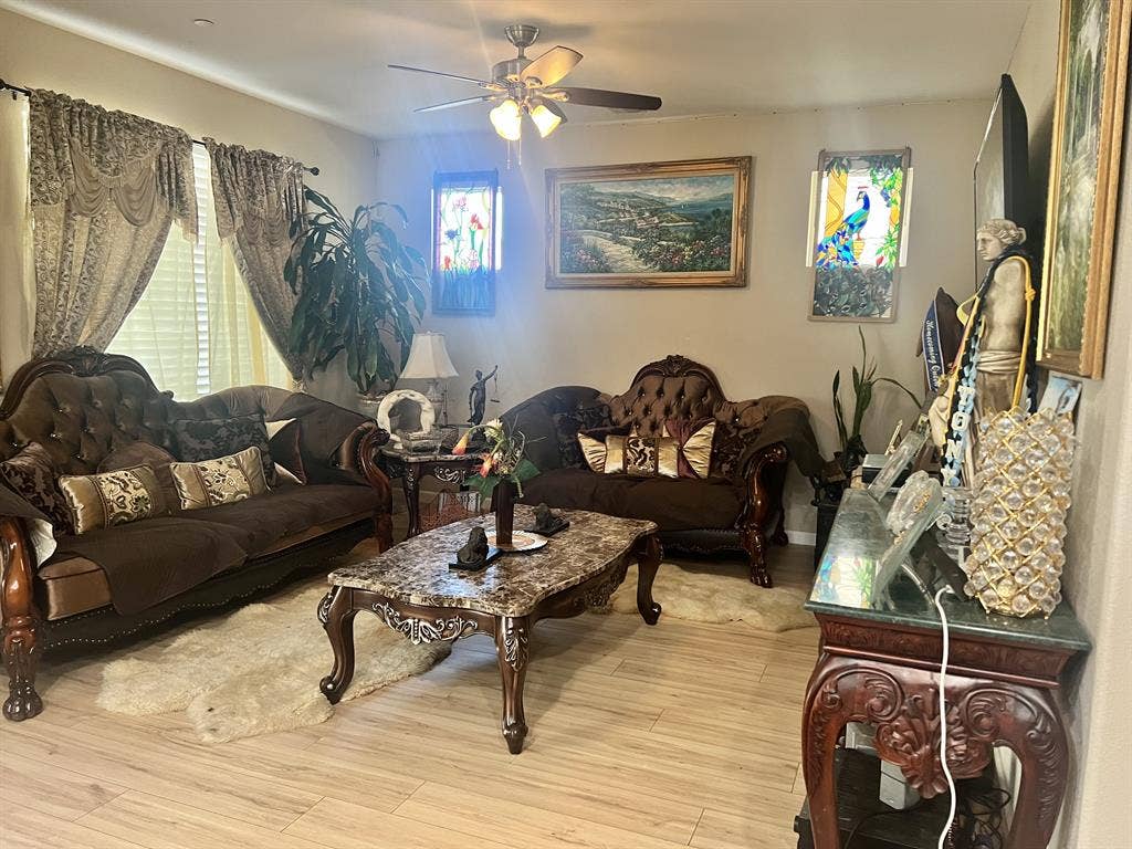 Furnished Room Shared Bath