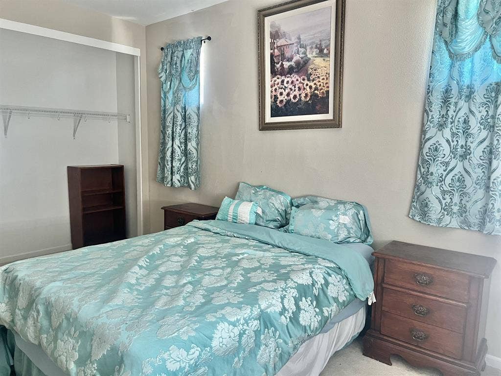 Furnished Room Shared Bath