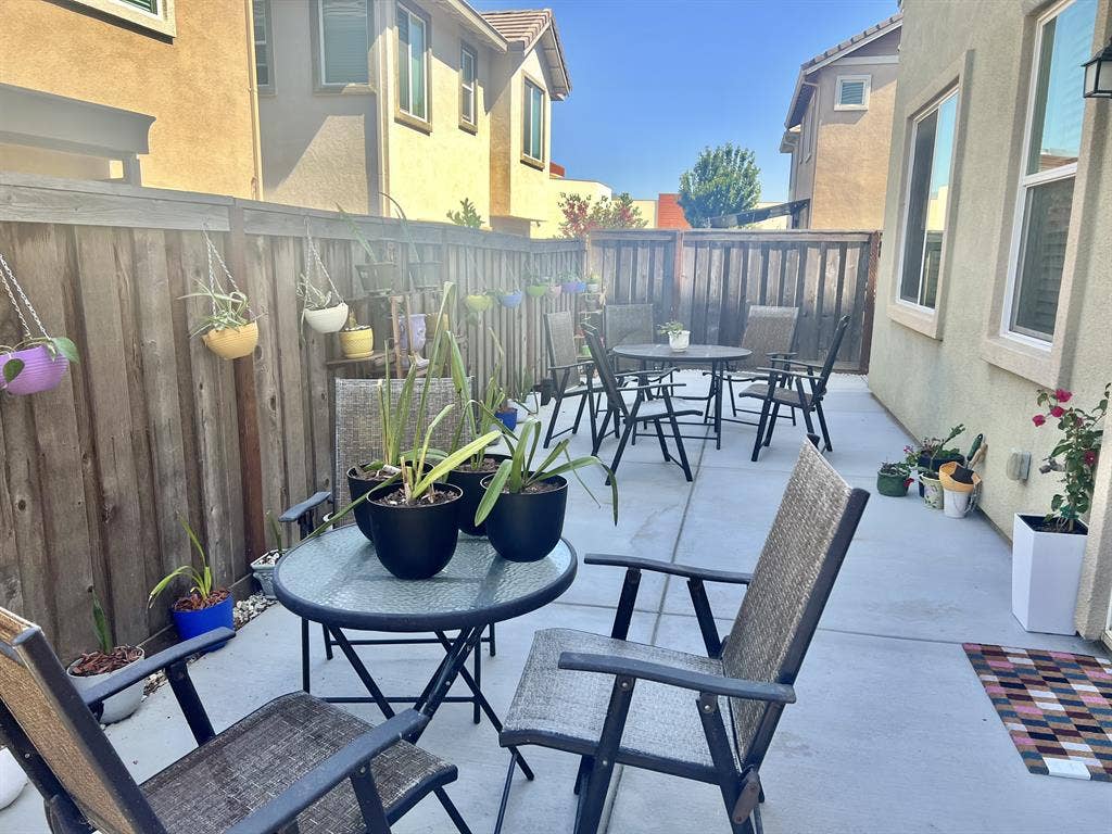 Furnished Room Shared Bath