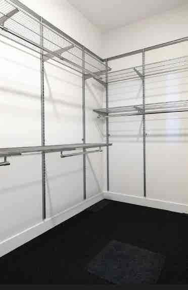 Looking for another female
 roommate