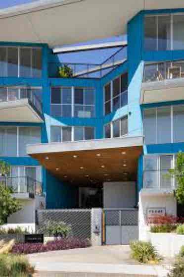Looking for another female
 roommate