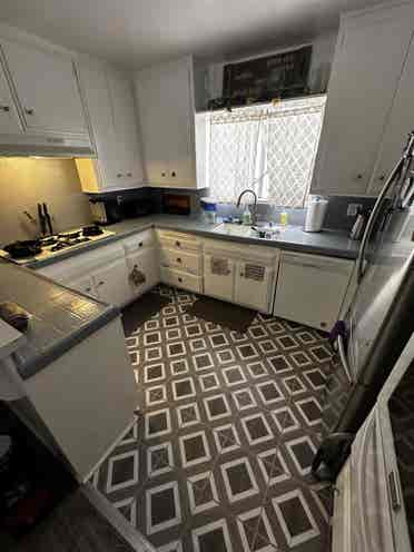 Seeking roommate - ba apartment