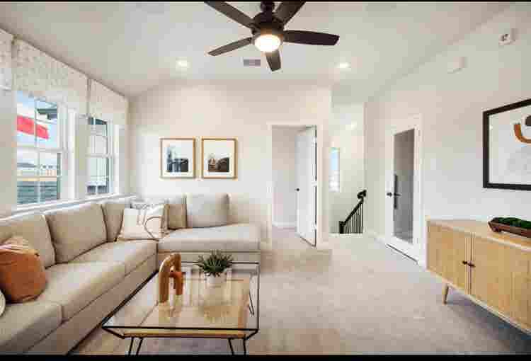 1 Bedroom Available 
- $/month