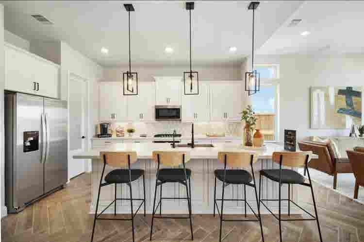 1 Bedroom Available 
- $/month
