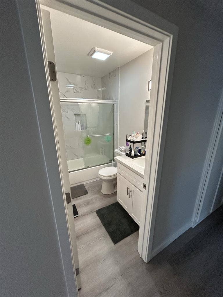 Looking for roommate!!
