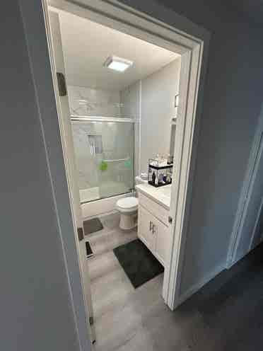 Looking for roommate!!