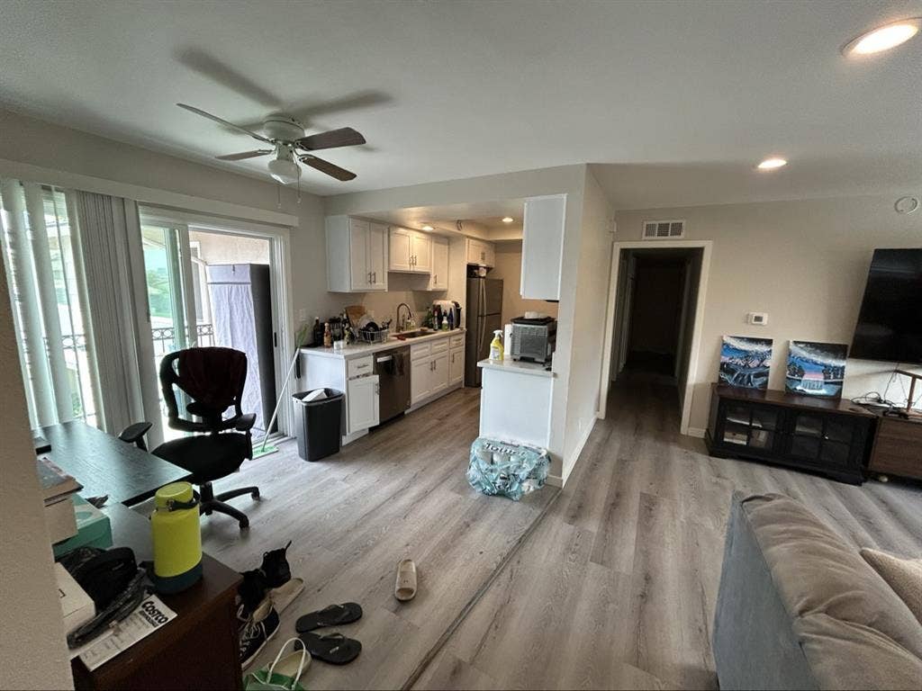 Looking for roommate!!
