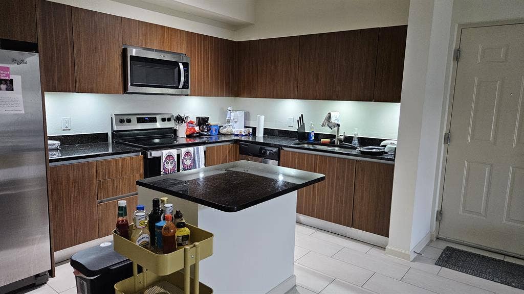 Looking for a roommate!