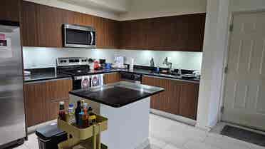 Looking for a roommate!