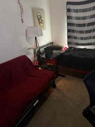 Furnished Room w futon /desk+chair