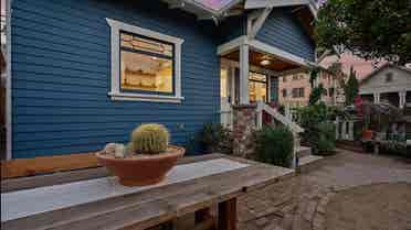 Gorgeous Two Bedroom Home For Rent