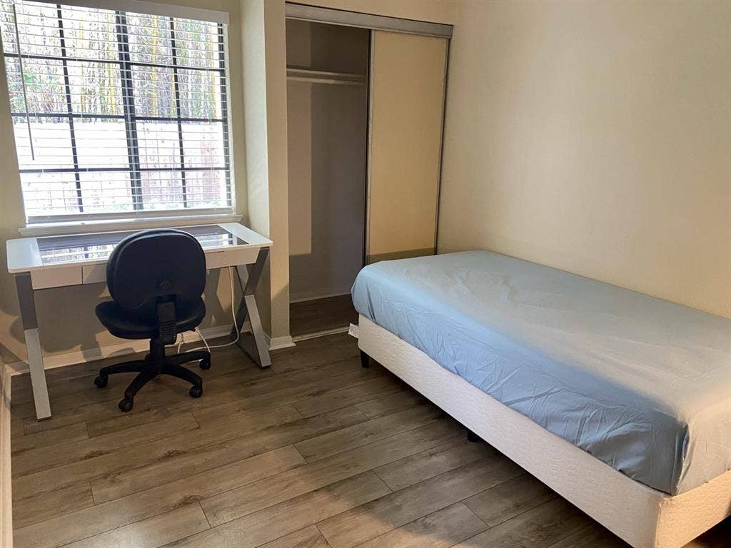 Private room for rent