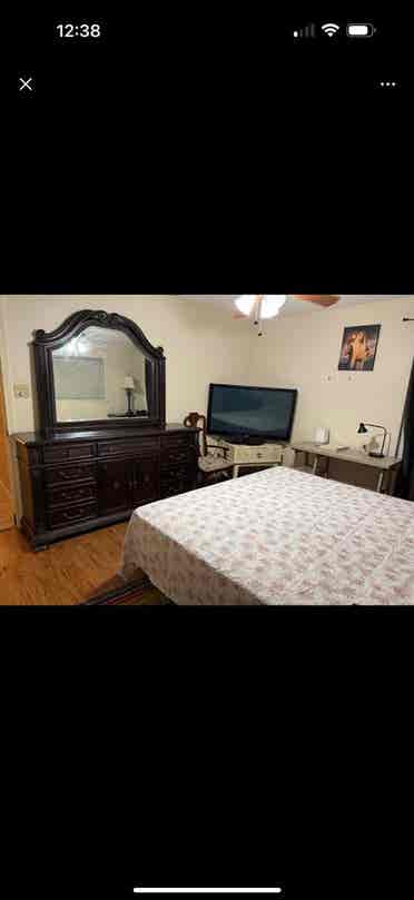 Master bedroom w private bath