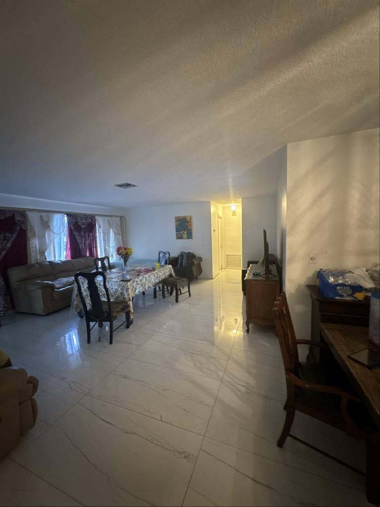 3 room for rent