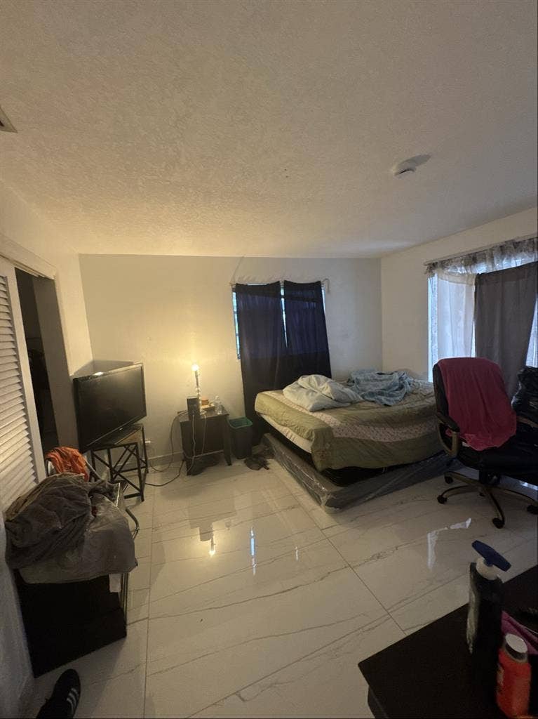 3 room for rent