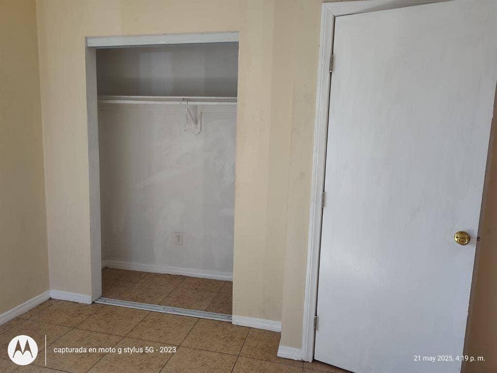 Small Room for Rent in SB