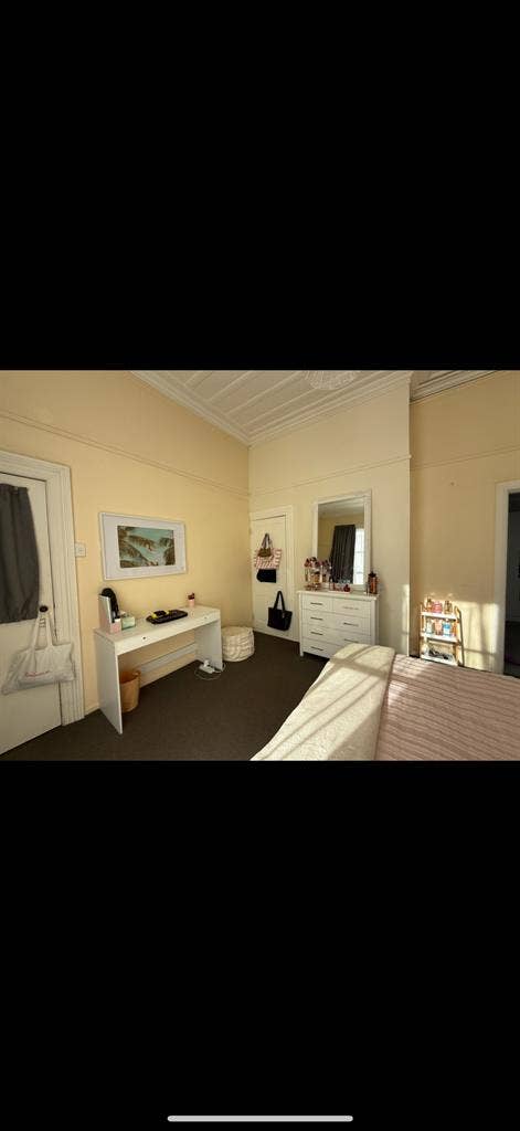 FLAT MATE WANTED ASAP!!