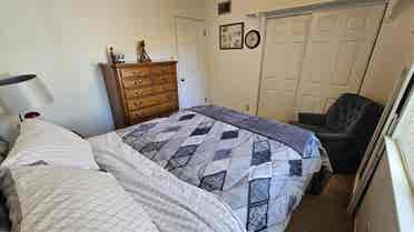 Looking for Male Room Mate