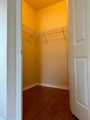 Spacious nice room for rentt