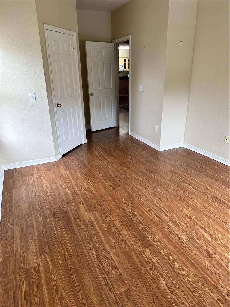 Spacious nice room for rentt