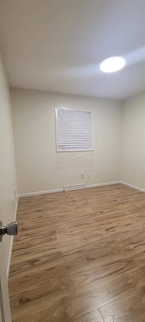 Available room to share
