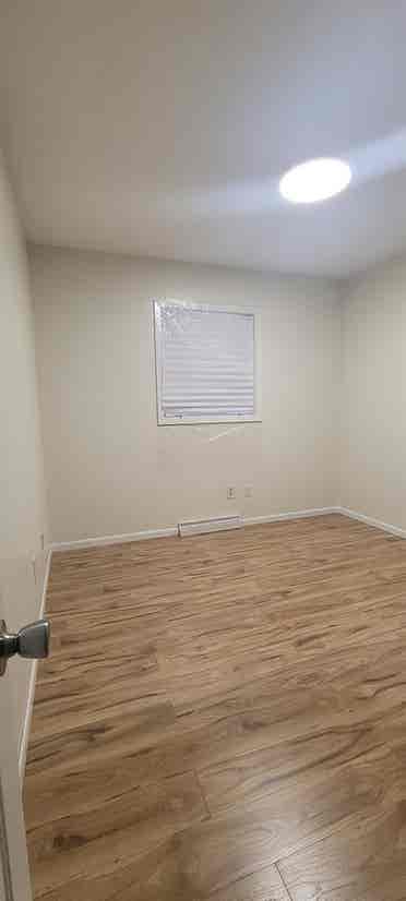 Available room to share