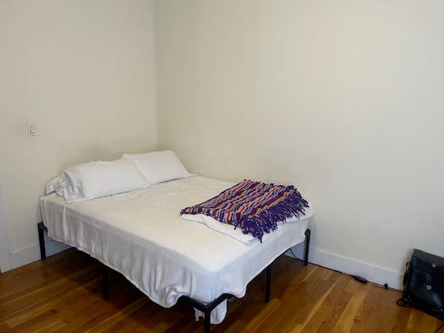 Sunny Room for Rent in Park Slope
