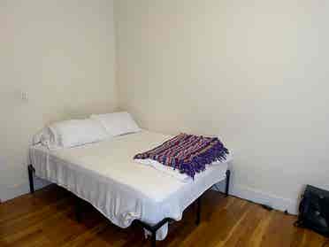 Sunny Room for Rent in Park Slope