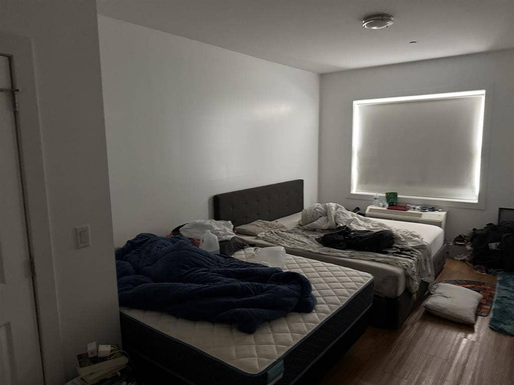 Roommate for sharing a2 bedroom.