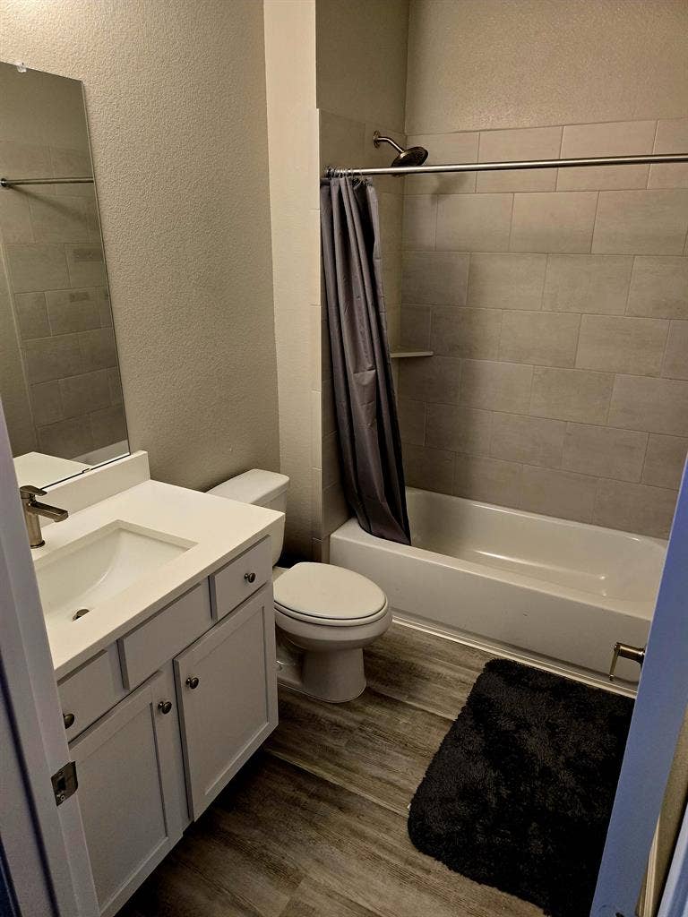 Modern Apt, Roommate interviews!