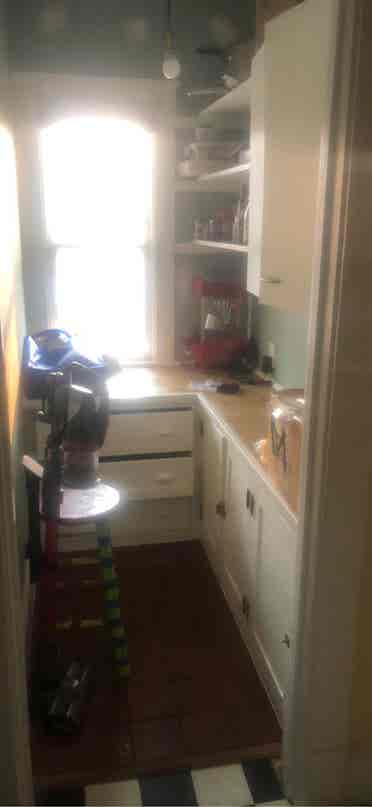 Looking for roommate