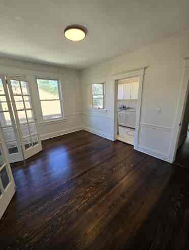 Newly Renovated 3 Bedroom Apt