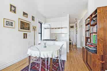 Fully-frnshed Bright Top Floor 1BR