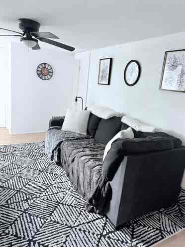 Looking for a roommate :)