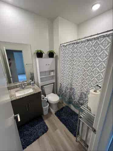 Room 4rent near Fwy