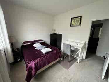 Room 4rent near Fwy