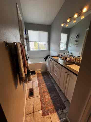 Room available in Sloans Lake house