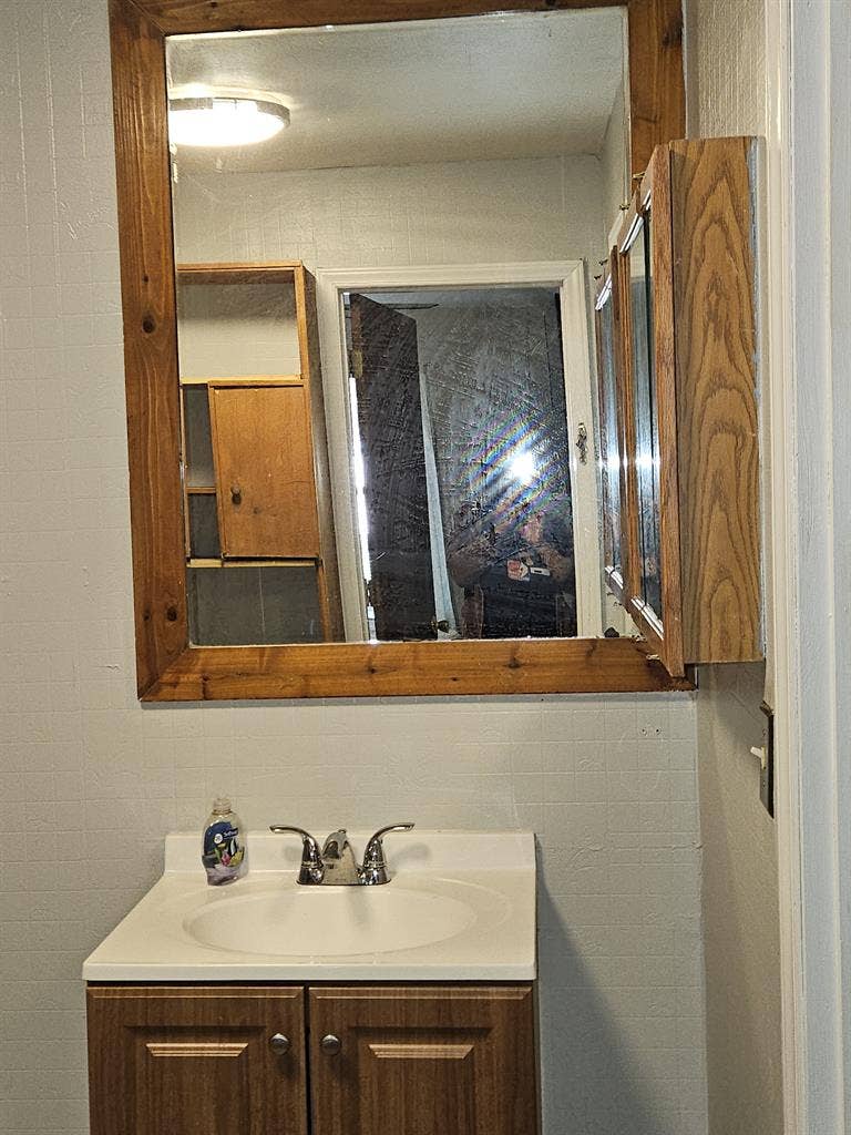 Room in S. CLT Walk to Bus Train
