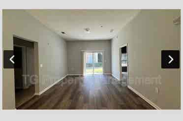Looking for female to rent with me