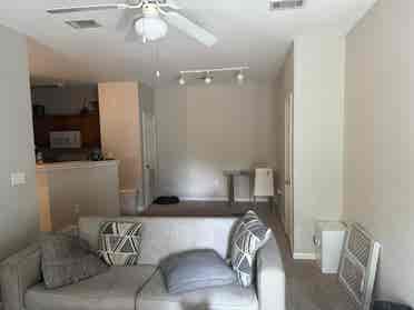 Looking for roommate