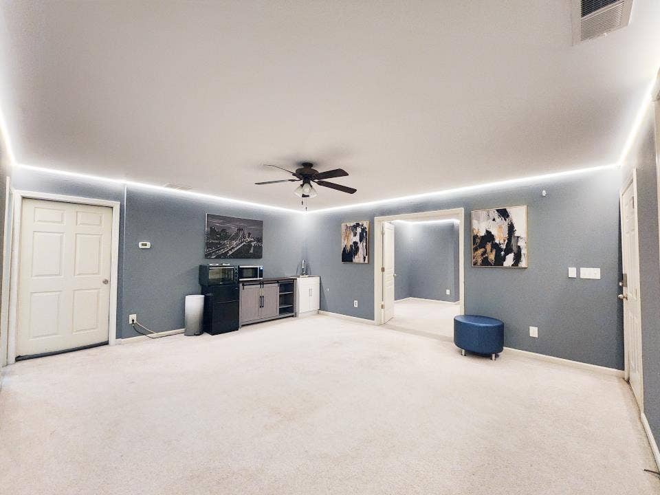 Big Private Basement Mini Kitchen!