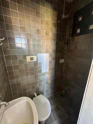 QUARTO C/ BANHEIRO P/ MULHERES