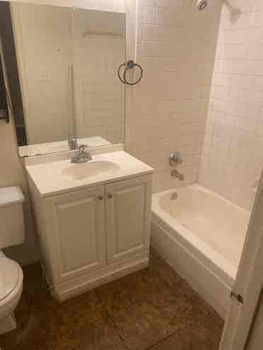 ROOM/w private bathroom.