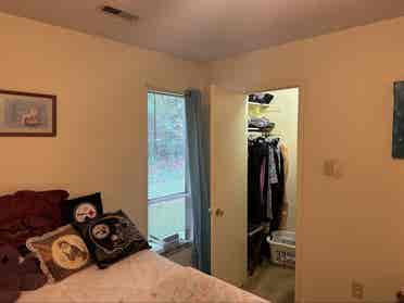Master bedroom w/attached bathroom