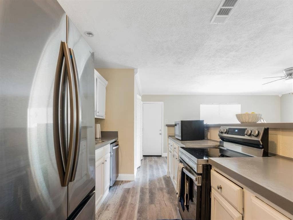 House room for rent $