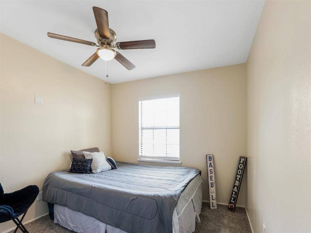 House room for rent $