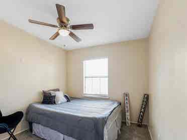 House room for rent $